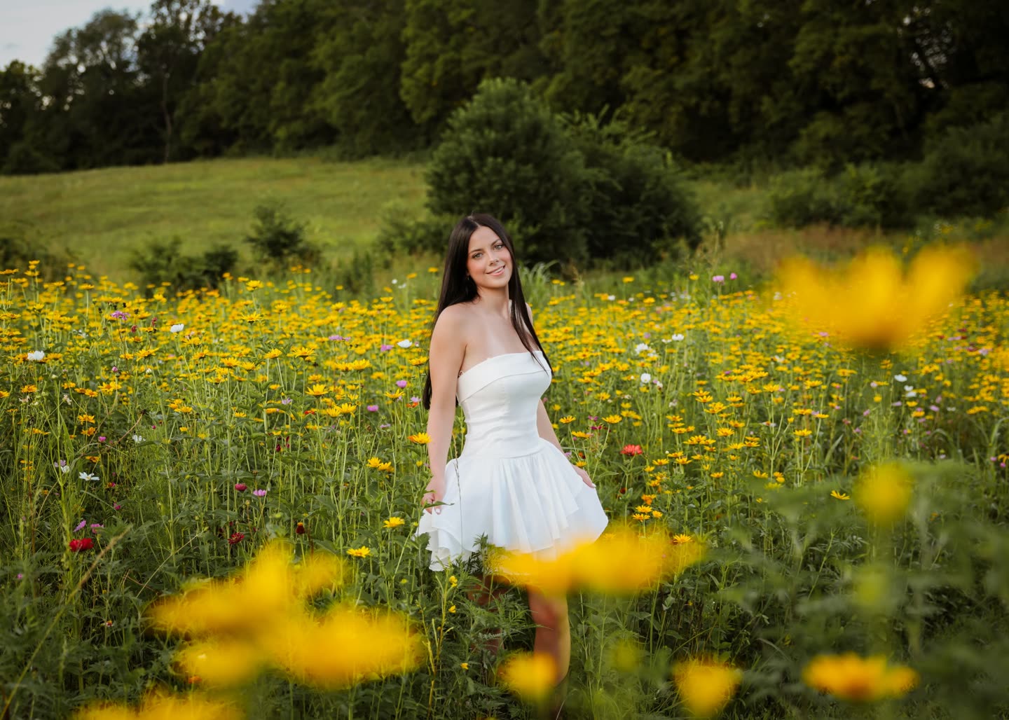 If you’ve been wanting a dreamy wildflower session… NOW is the time! 💐✨, photo 2 of 2